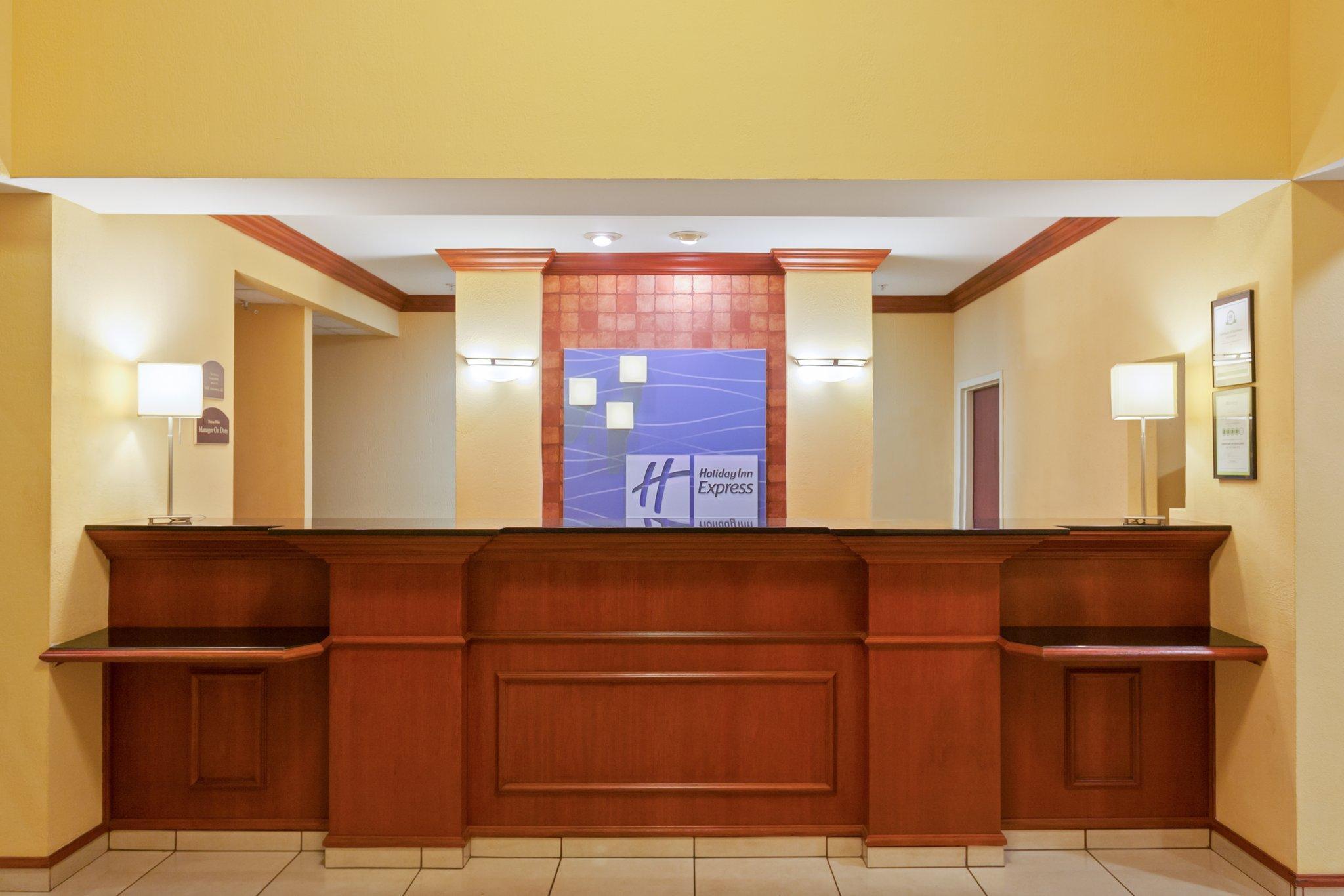 Holiday Inn Express Hotel & Suites Tampa-Fairgrounds-Casino By Ihg Mango Exterior foto