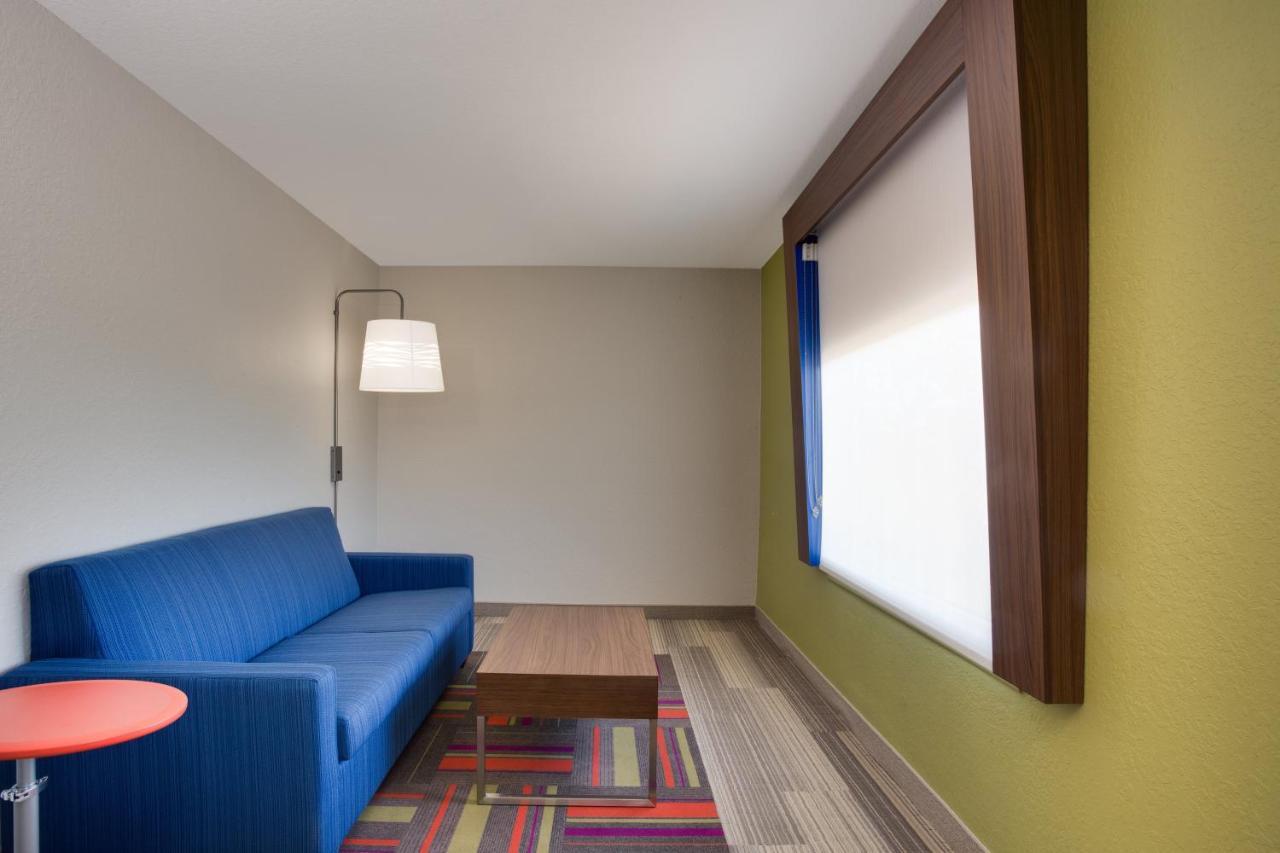 Holiday Inn Express Hotel & Suites Tampa-Fairgrounds-Casino By Ihg Mango Exterior foto