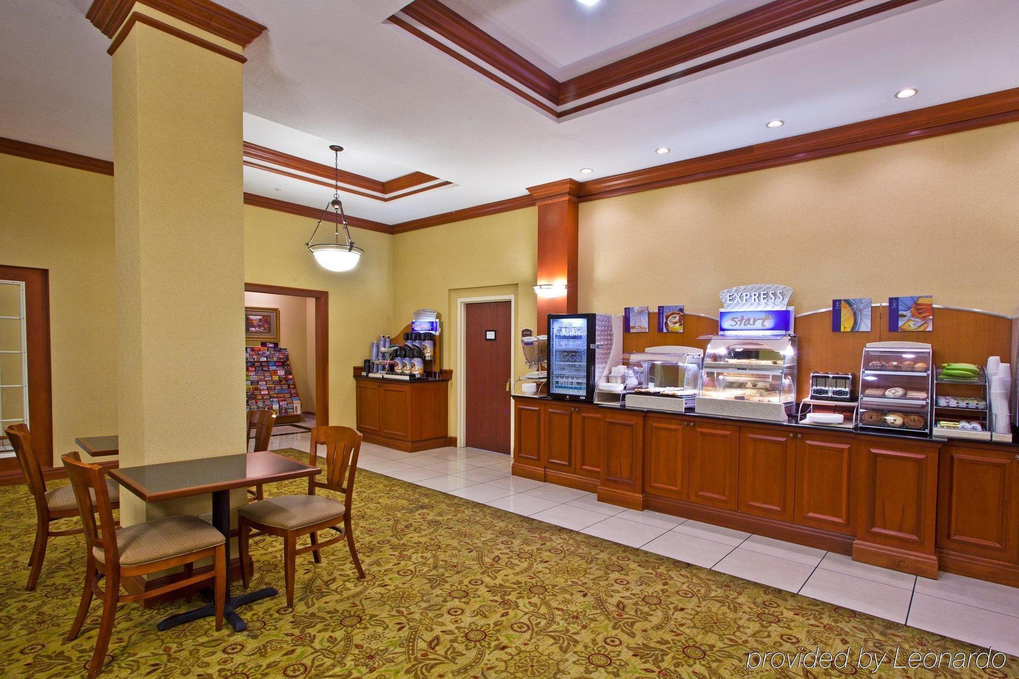 Holiday Inn Express Hotel & Suites Tampa-Fairgrounds-Casino By Ihg Mango Restaurante foto