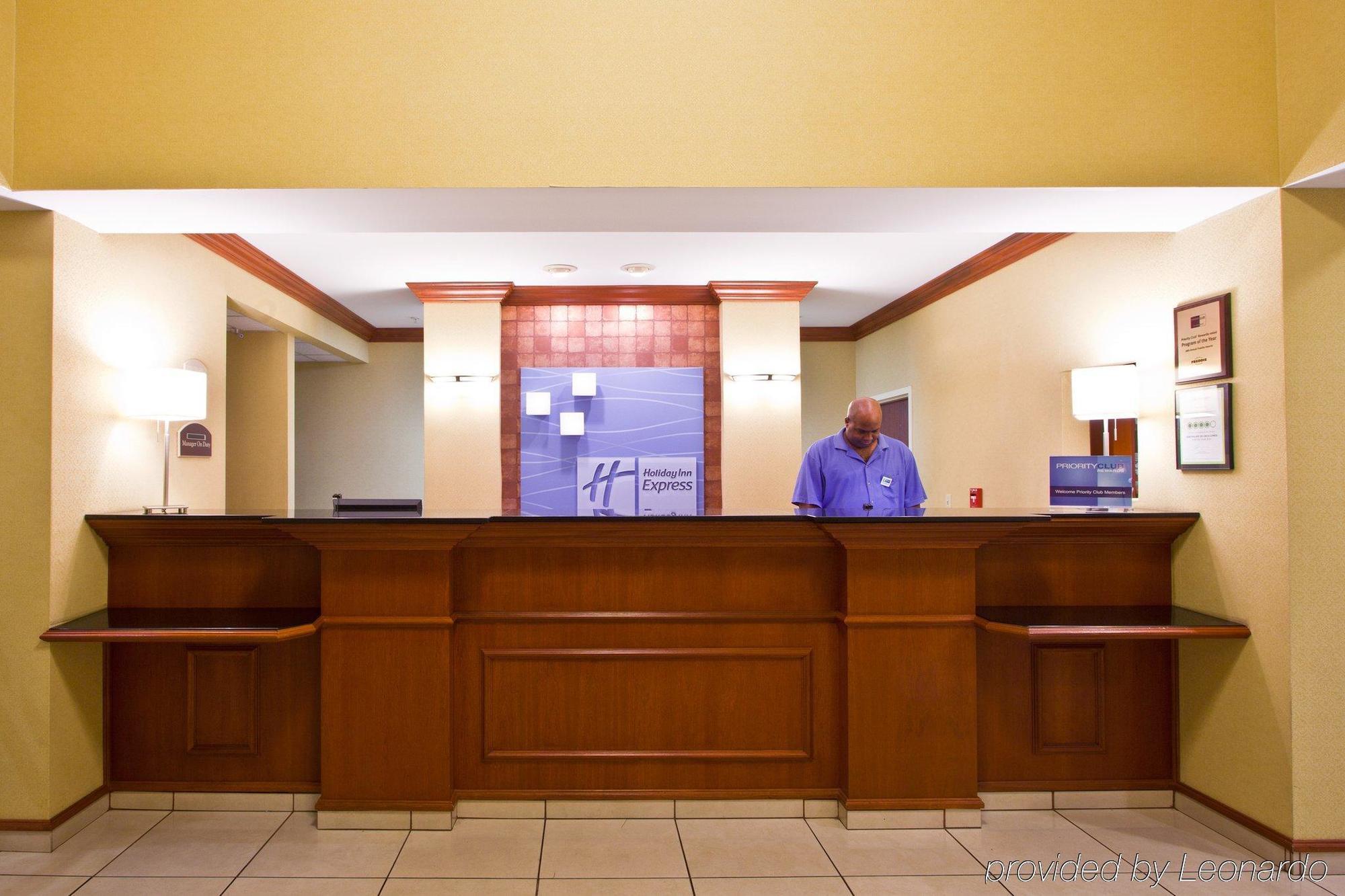 Holiday Inn Express Hotel & Suites Tampa-Fairgrounds-Casino By Ihg Mango Interior foto