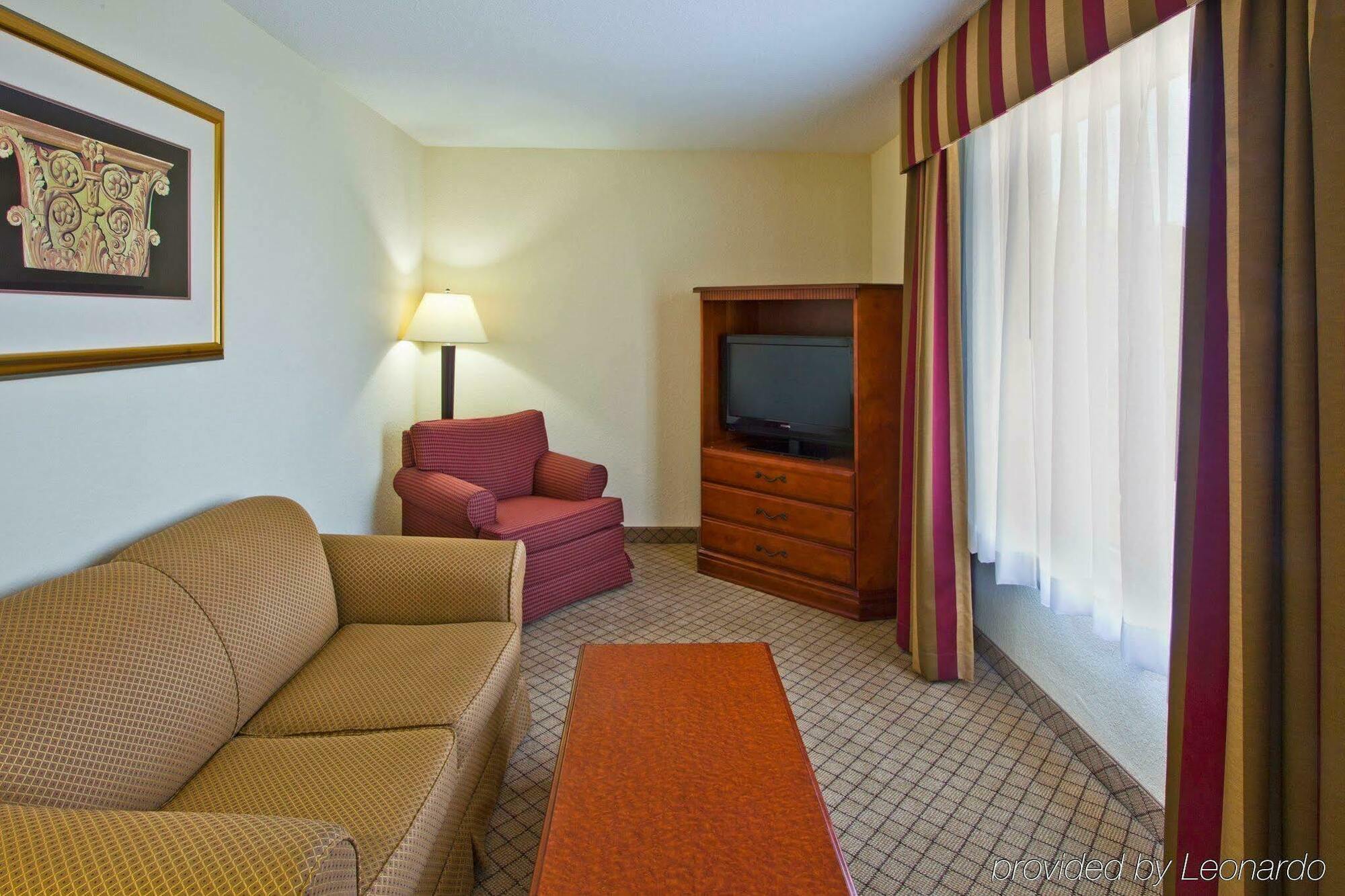 Holiday Inn Express Hotel & Suites Tampa-Fairgrounds-Casino By Ihg Mango Habitación foto